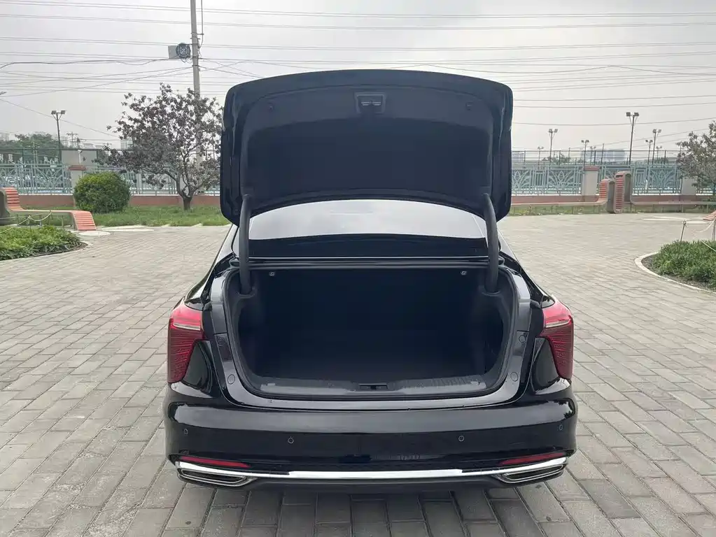 Hongqi H5 2023 1.8T Automatic Official Edition