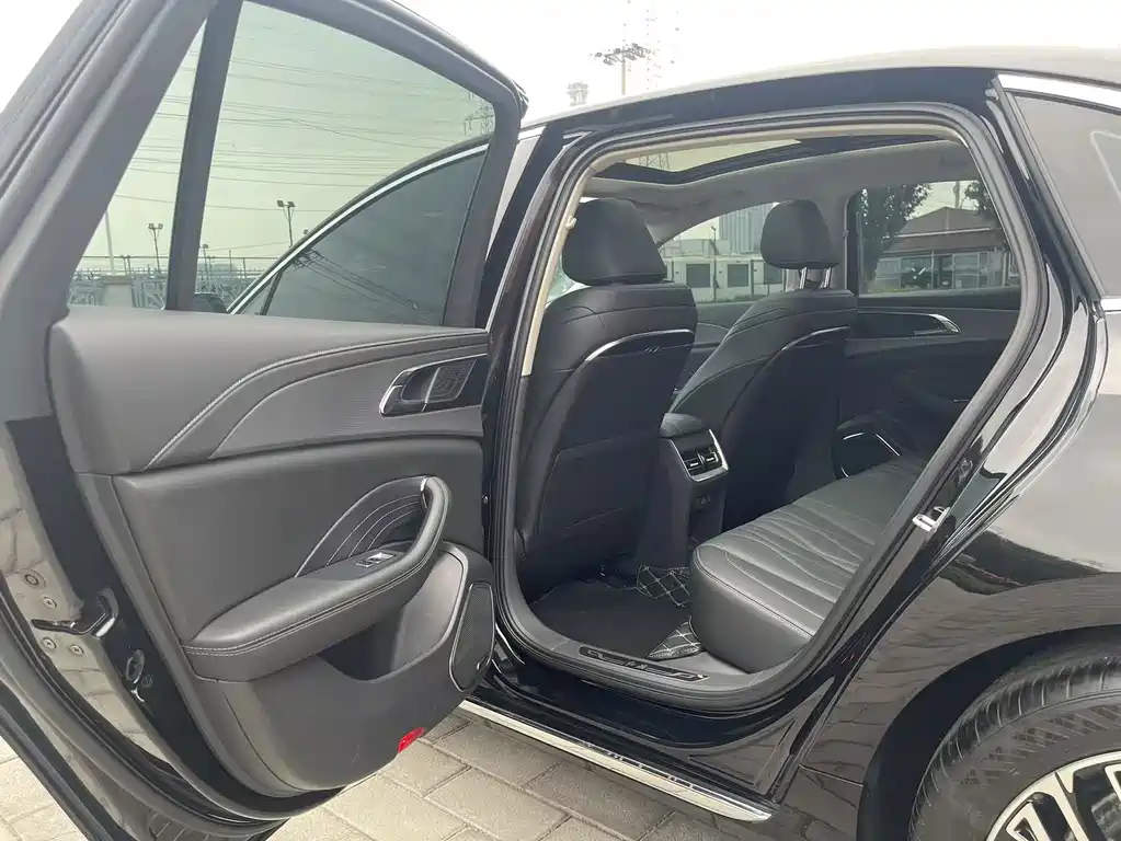 Hongqi H5 2023 1.8T Automatic Official Edition