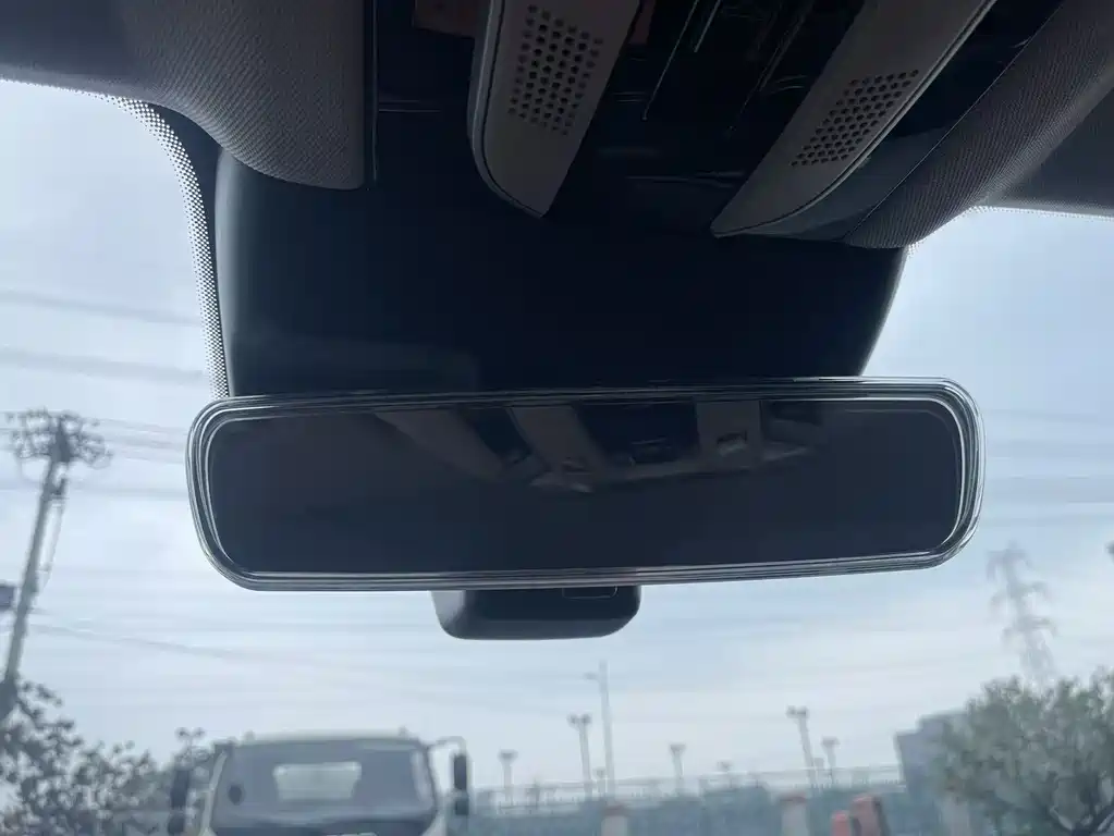 Hongqi H5 2023 1.8T Automatic Official Edition