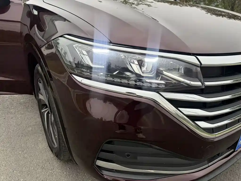 Viloran 2020 330TSI Luxury Edition