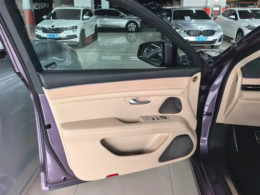 AITO M5 2025 EREV Ultra AWD