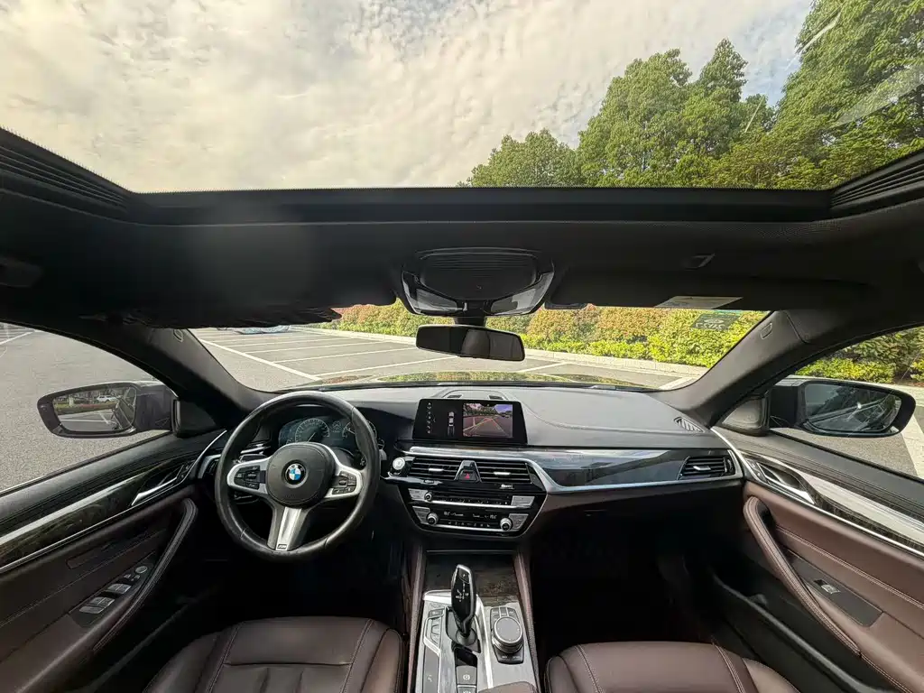 BMW 5 Series 2019 525Li M Sport Package