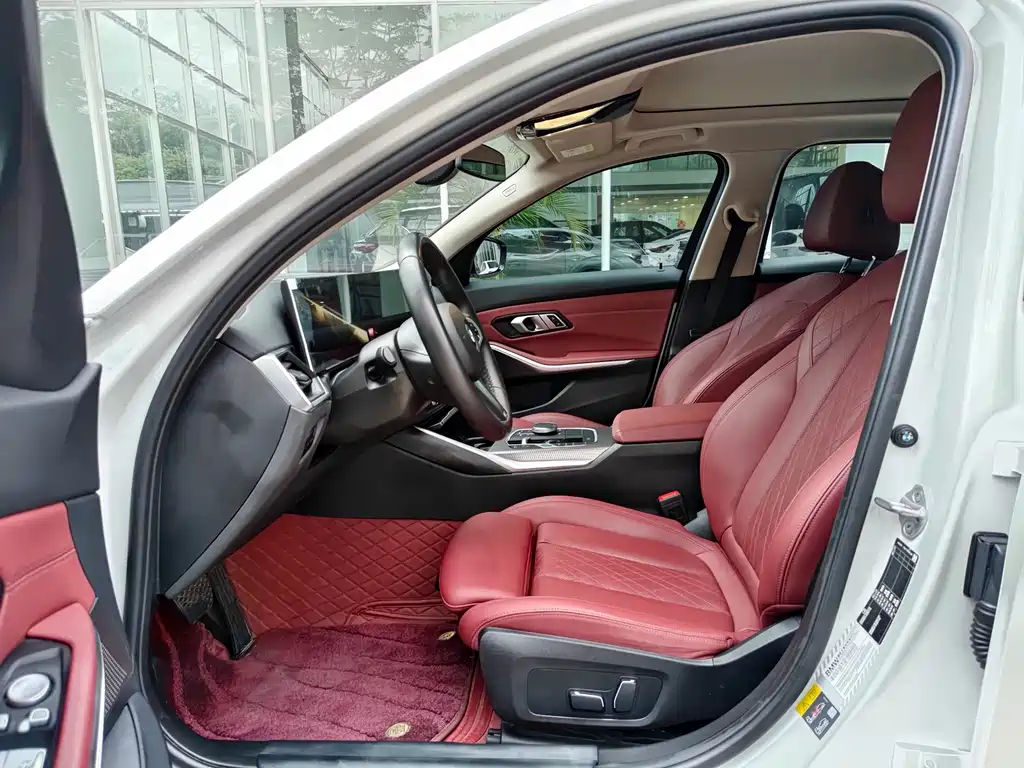 BMW i3 2024 eDrive 40 L Night Edition