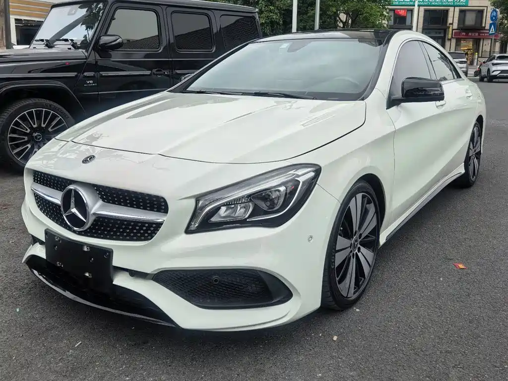 Mercedes-Benz CLA 200 Fashion Edition
