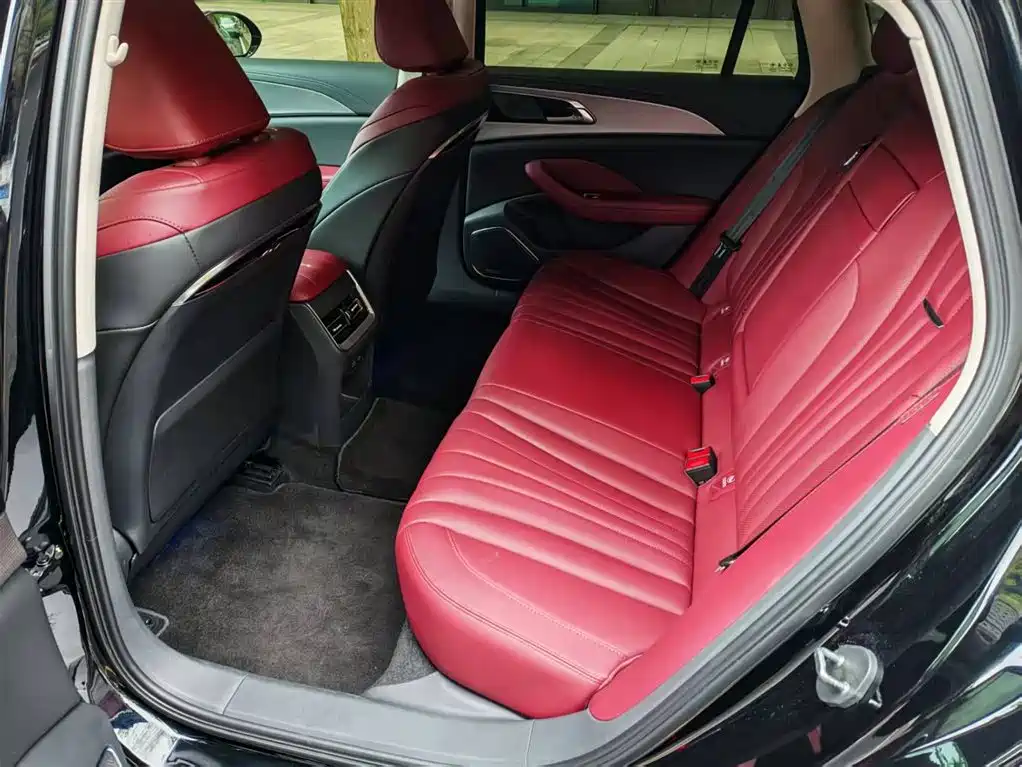 Hongqi H5 2024 2.0T Auto Zhilian Qichang Edition