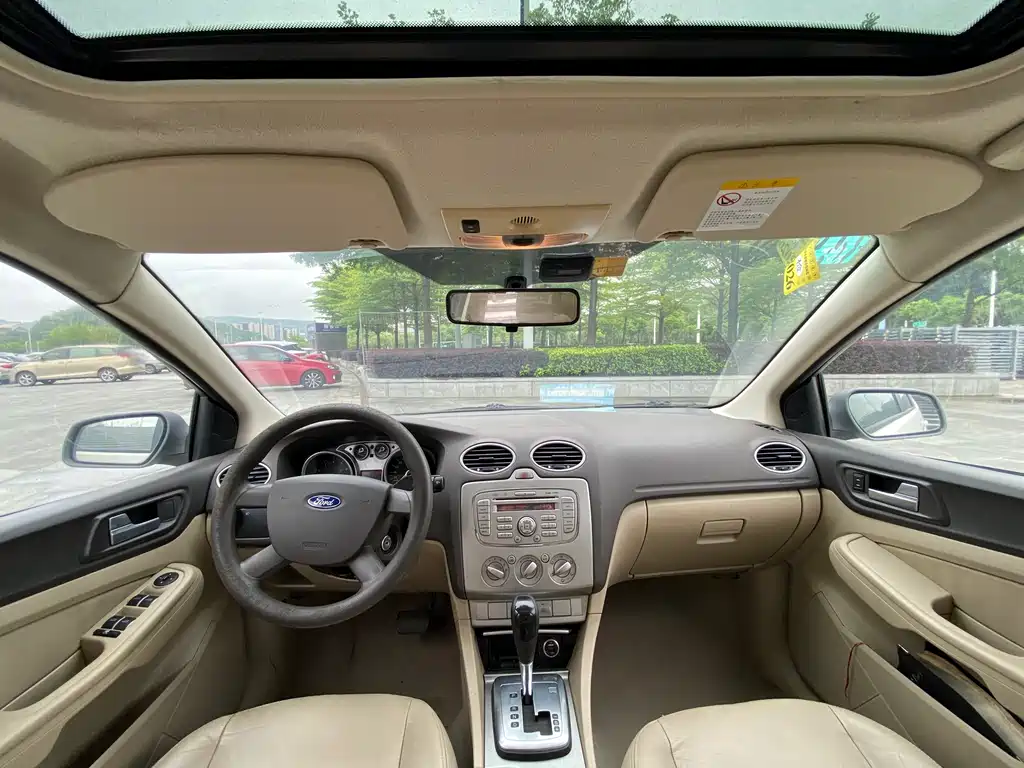 Ford Focus 2012 Hatchback Classic 1.8L Automatic Fashion