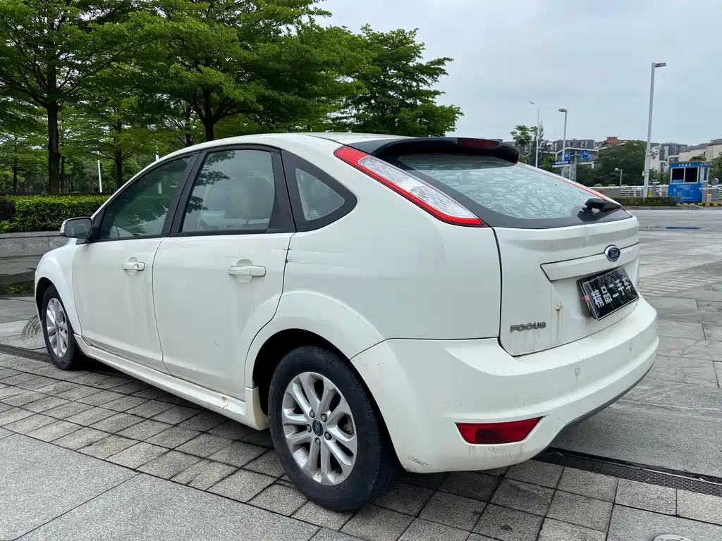 Ford Focus 2012 Hatchback Classic 1.8L Automatic Fashion