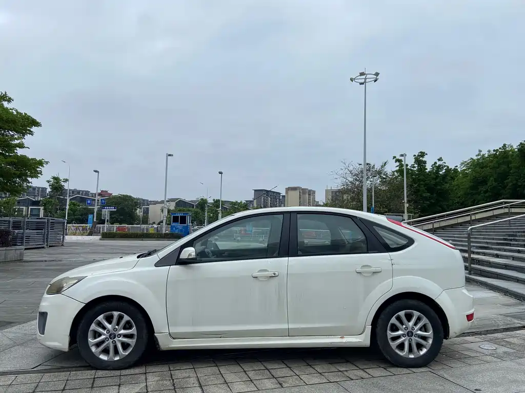 Ford Focus 2012 Hatchback Classic 1.8L Automatic Fashion
