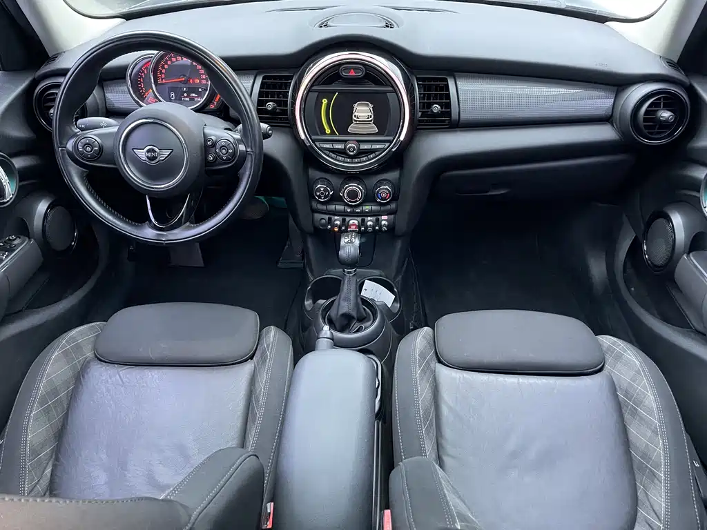 MINI Cooper 5-Door 2016 1.5T