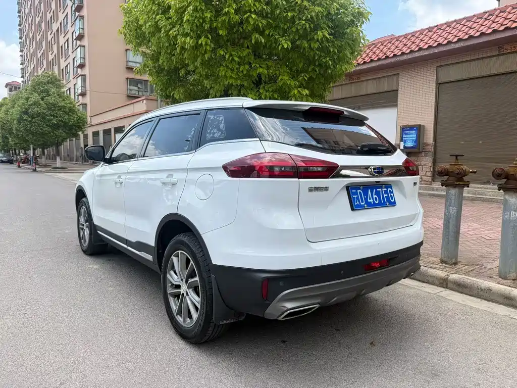 Geely Boyue 2018 2.0L Manual 2WD Zhiya Edition