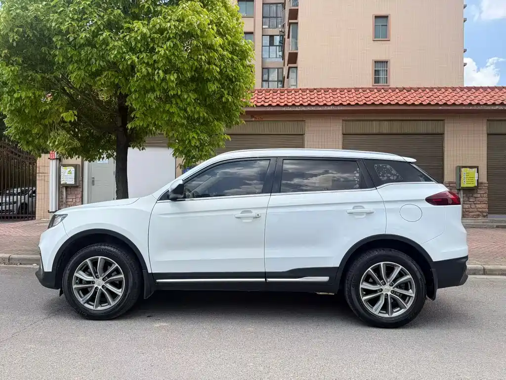 Geely Boyue 2018 2.0L Manual 2WD Zhiya Edition