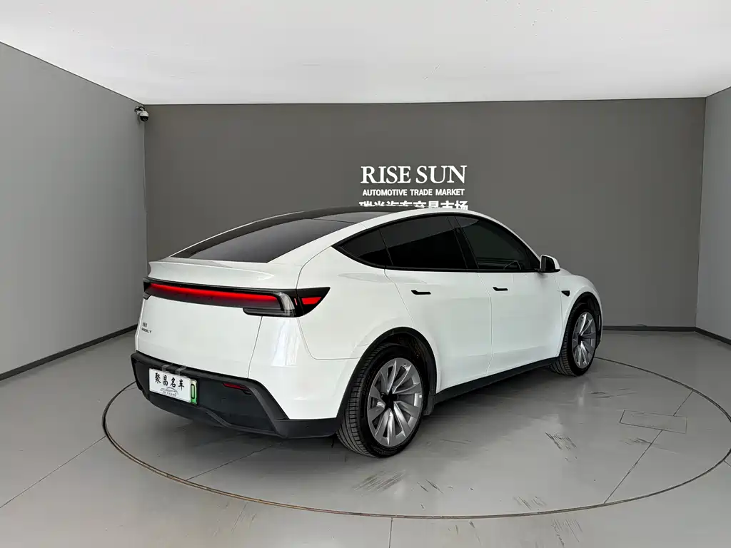 Tesla Model Y 2025 Rear-Wheel Drive