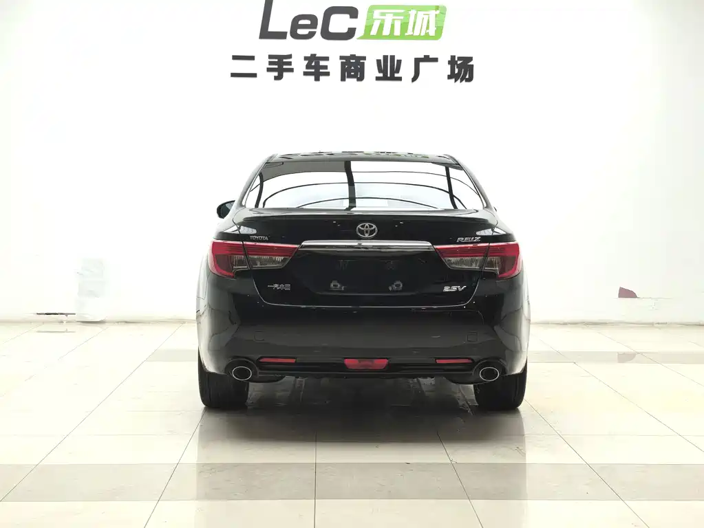 Toyota Reiz 2013 2.5V Shangrui Edition