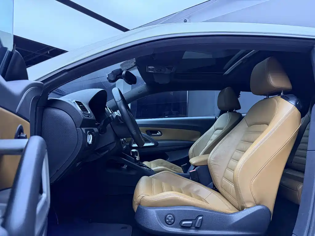 Volkswagen Scirocco 2011 2.0 TSI Luxury Edition
