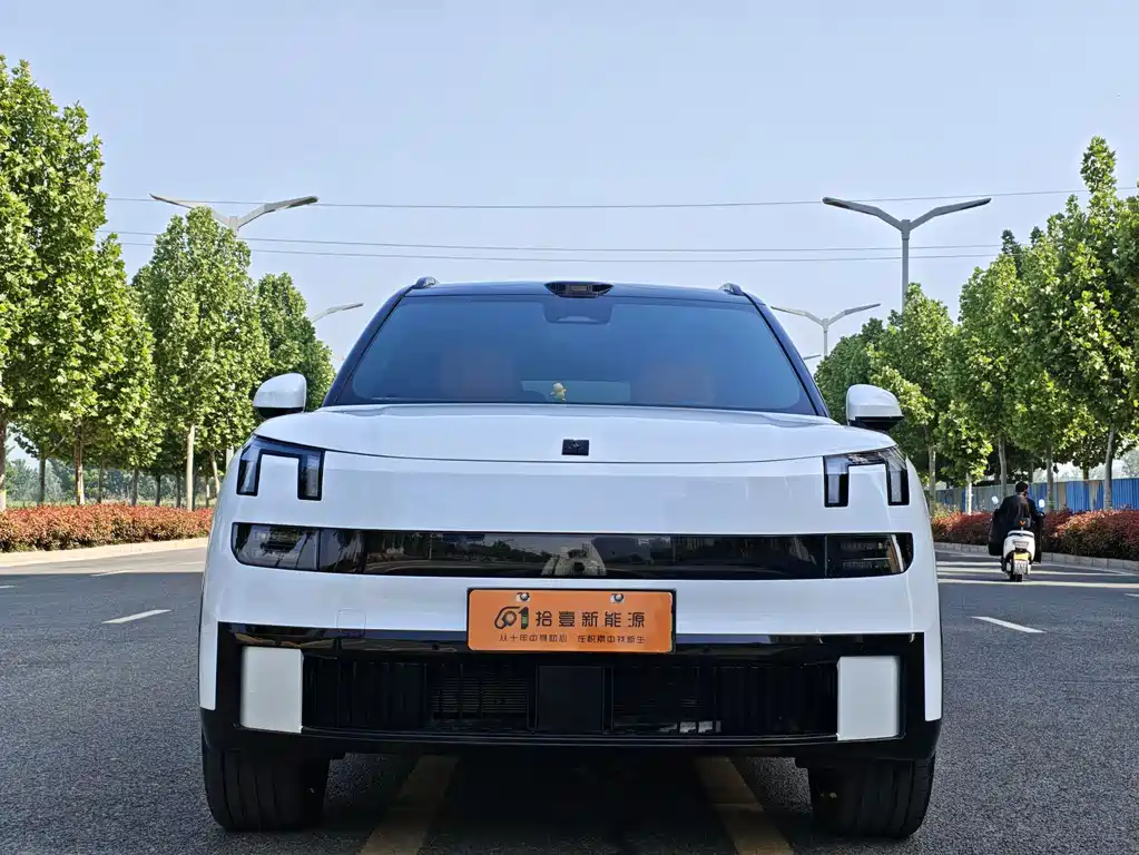 Lynk & Co 900 2025 2.0T Ultra 6-Seater