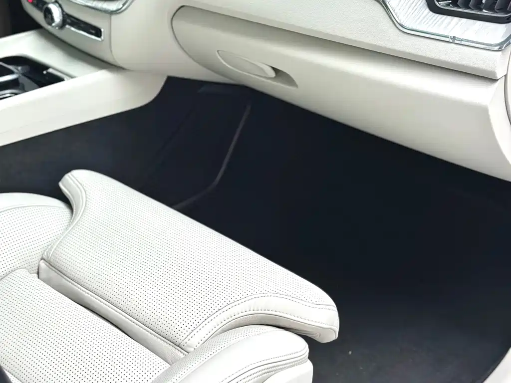 Volvo XC60 Plug-in Hybrid 2019 T8 AWD Inscription Luxury Edition China VI
