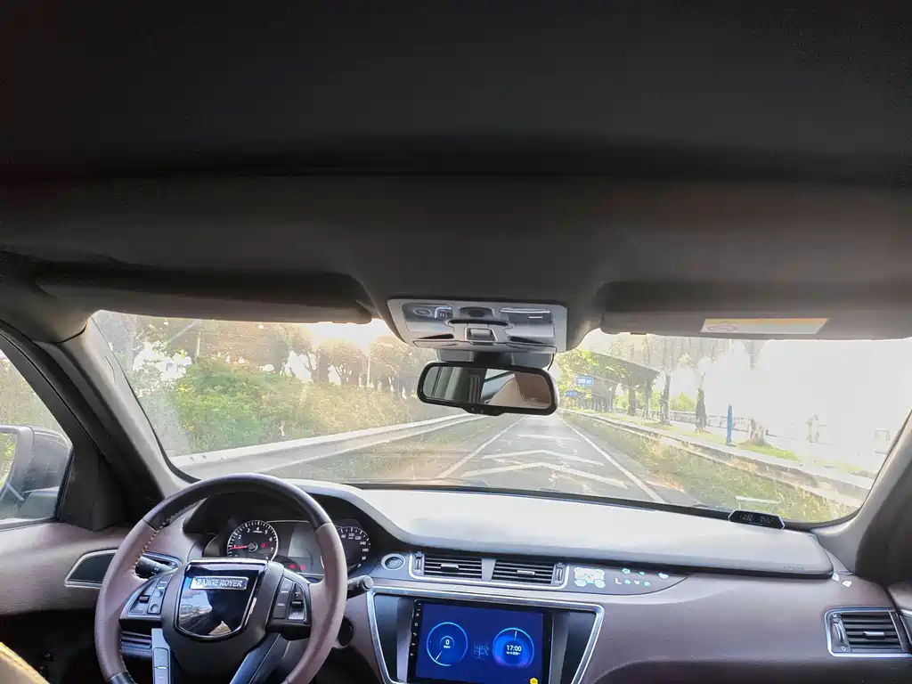 Landwind X7 2015 2.0T Panoramic Prestige Edition