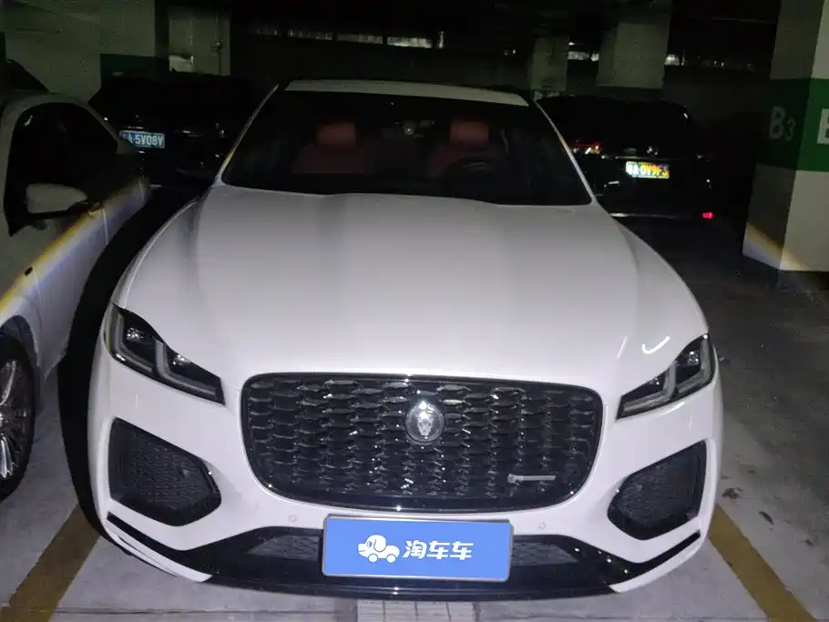 Jaguar F-PACE 2024 P250 R-Dynamic SE