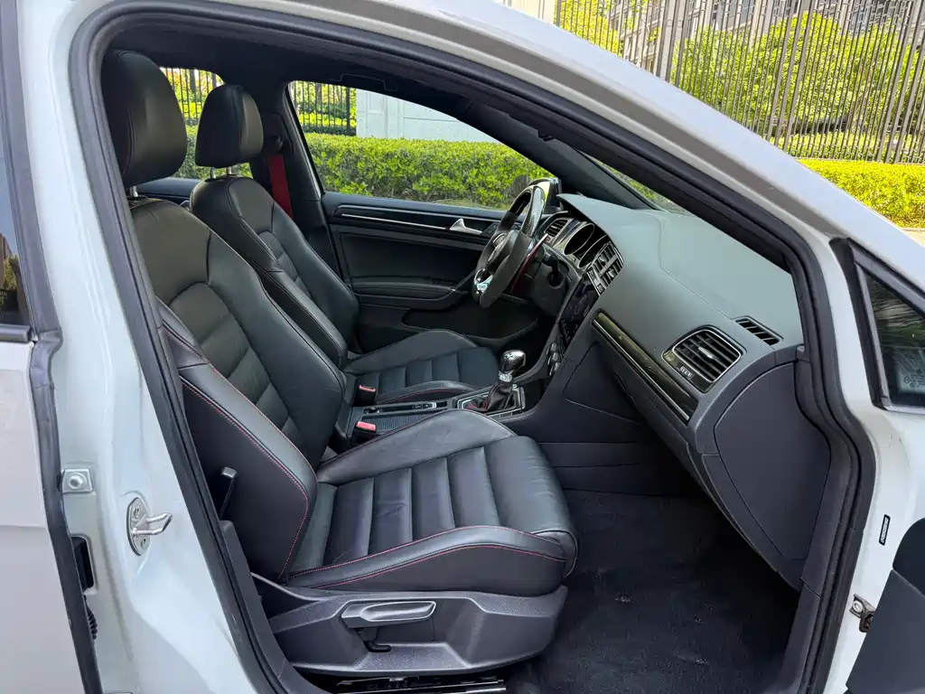 Volkswagen Golf GTI 2016 2.0 TSI
