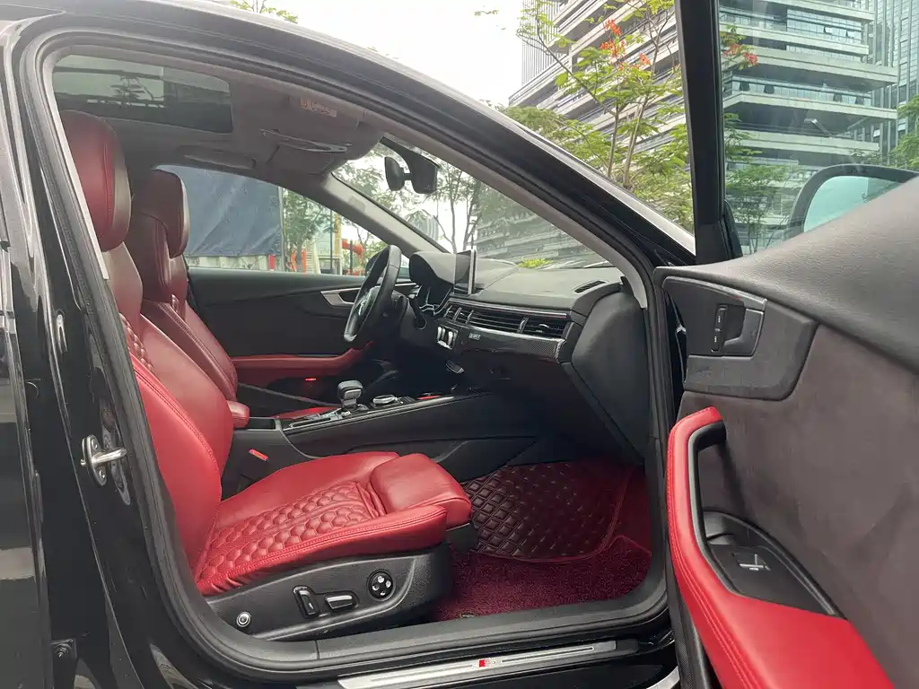 Audi A4L 2019 40 TFSI Fashion Edition China VI