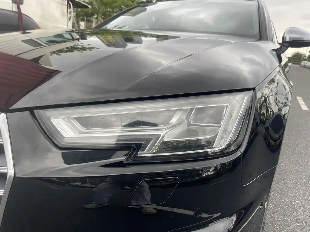 Audi A4L 2019 40 TFSI Fashion Edition China VI