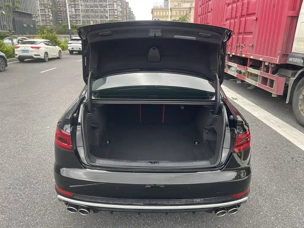 Audi A4L 2019 40 TFSI Fashion Edition China VI