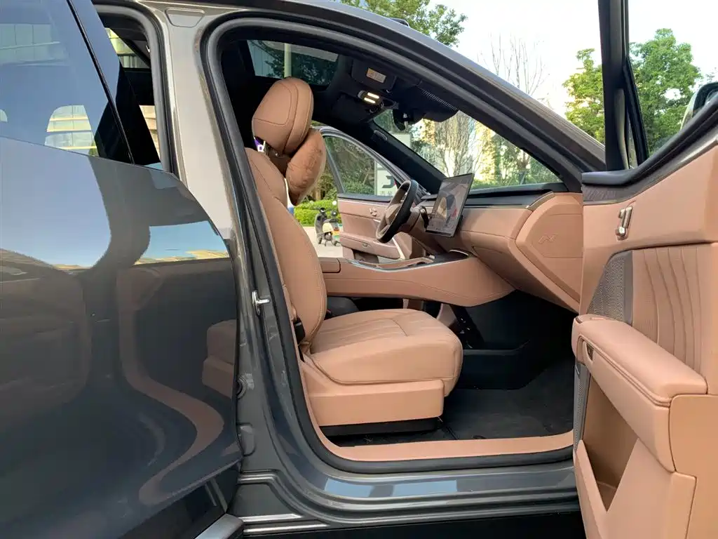 Onvo L90 2025 Max 6-Seater