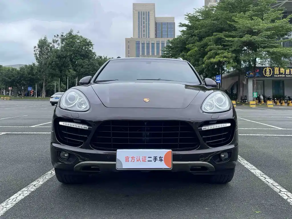 2014 Porsche Cayenne Platinum Edition 3.0T