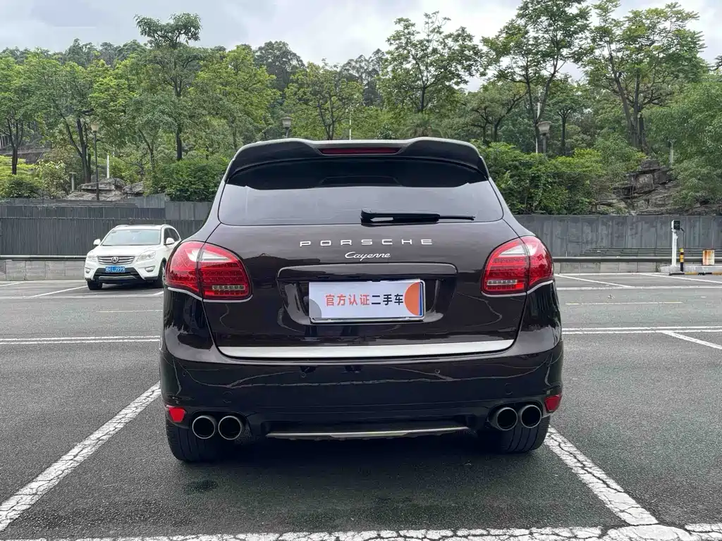 2014 Porsche Cayenne Platinum Edition 3.0T