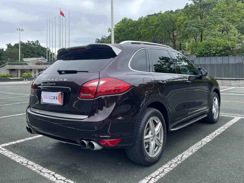 2014 Porsche Cayenne Platinum Edition 3.0T