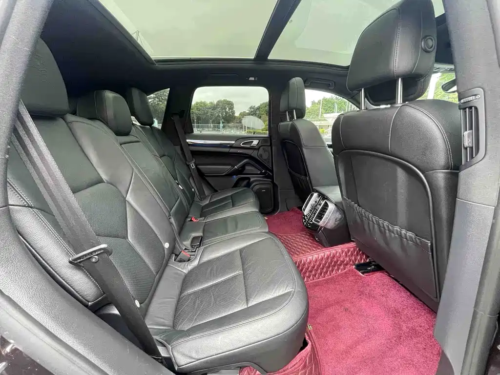 2014 Porsche Cayenne Platinum Edition 3.0T