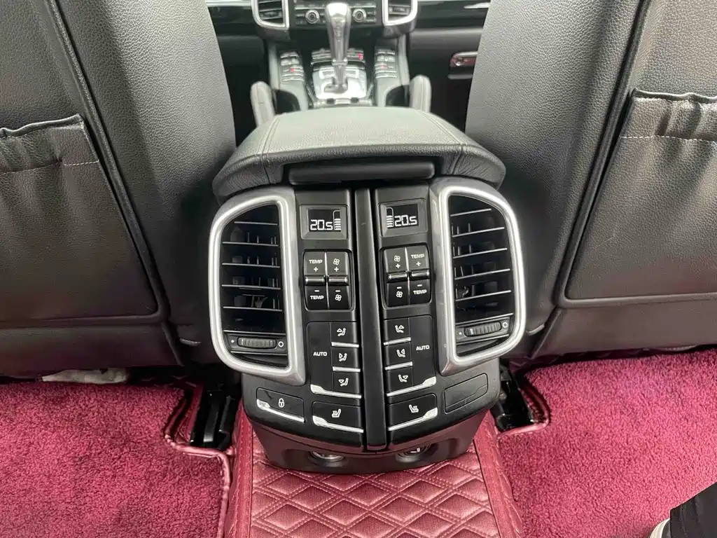 2014 Porsche Cayenne Platinum Edition 3.0T