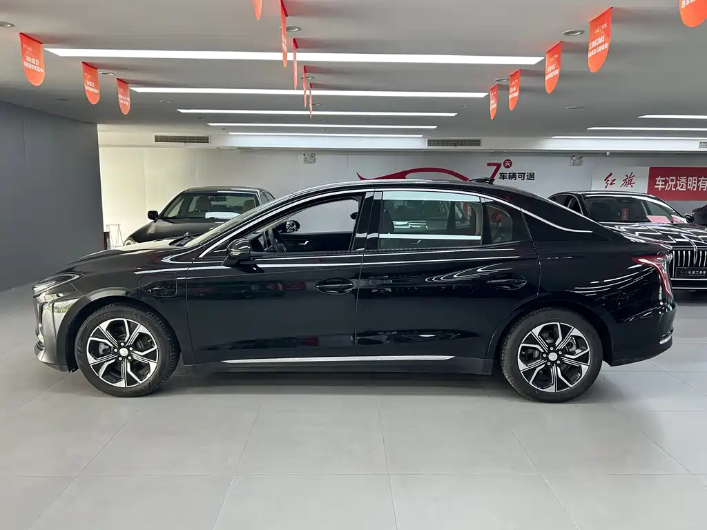 Hongqi E-QM5 2022 431km Charging Le Xiang Edition