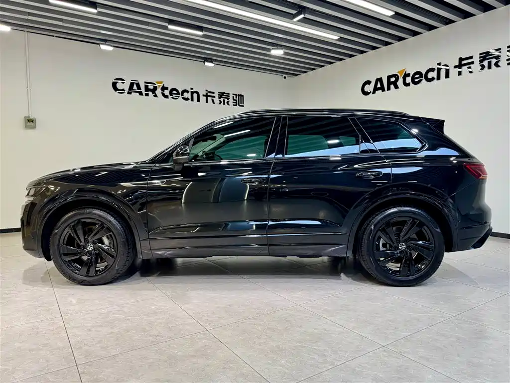 Volkswagen Touareg 2022 3.0 TSI R-Line Black Edition