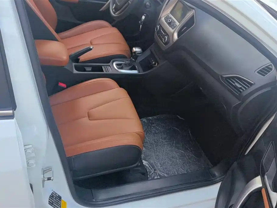 Roewe 360 2016 1.5T Automatic Value Luxury Edition