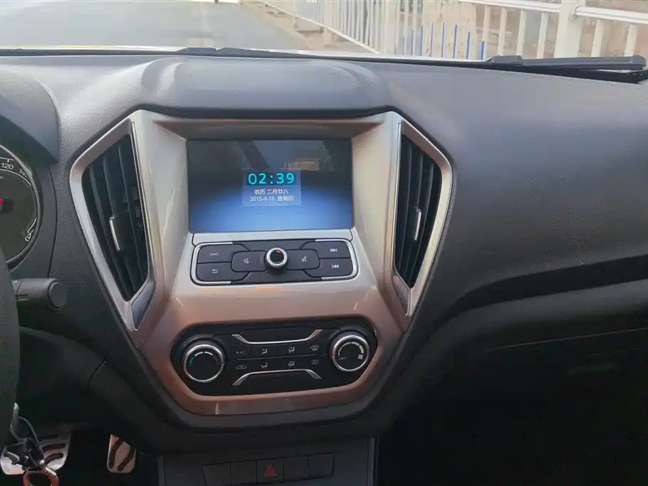 Roewe 360 2016 1.5T Automatic Value Luxury Edition