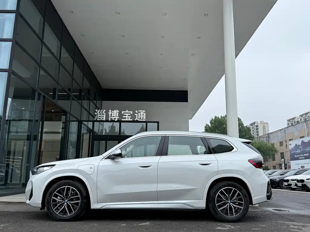 BMW iX1 2023 eDrive25L M Sport Package