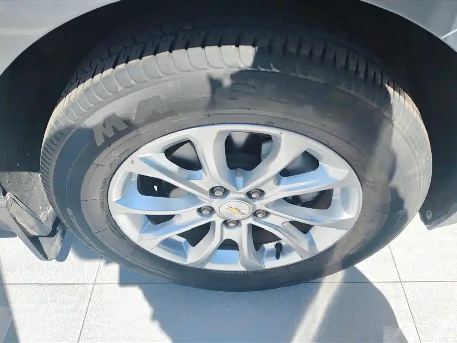 Chevrolet Equinox 2019 535T Automatic Chi Jie Edition China V