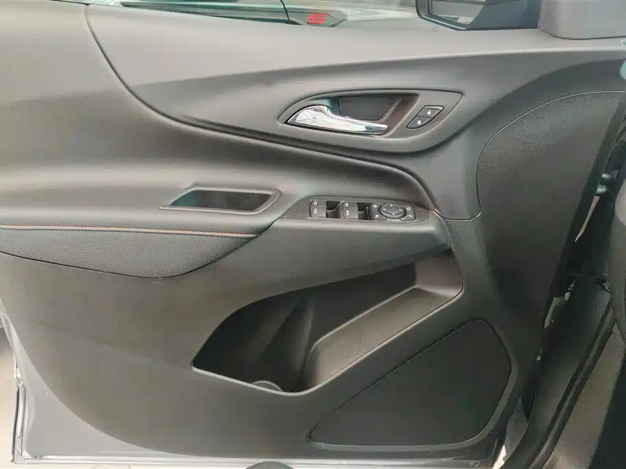 Chevrolet Equinox 2019 535T Automatic Chi Jie Edition China V