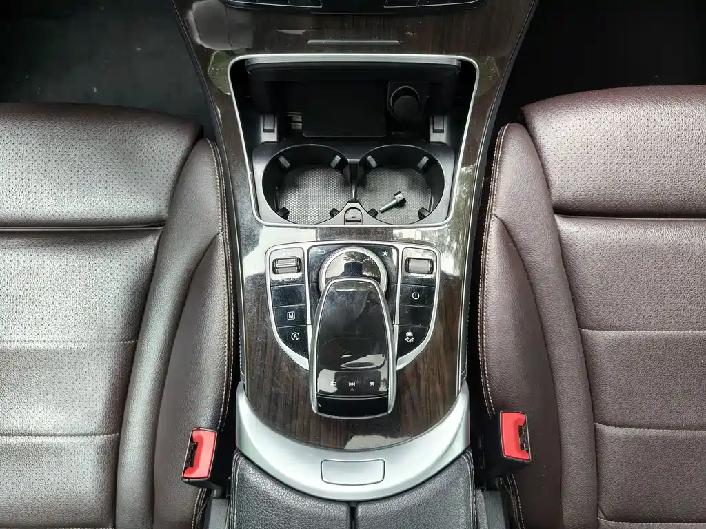 Mercedes-Benz GLC 2017 GLC 260 4MATIC Luxury