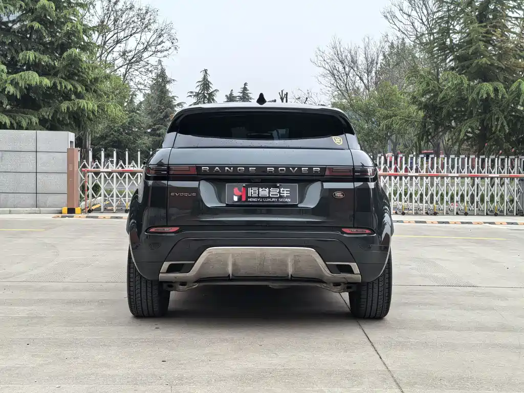 Range Rover Evoque L 2024 SE