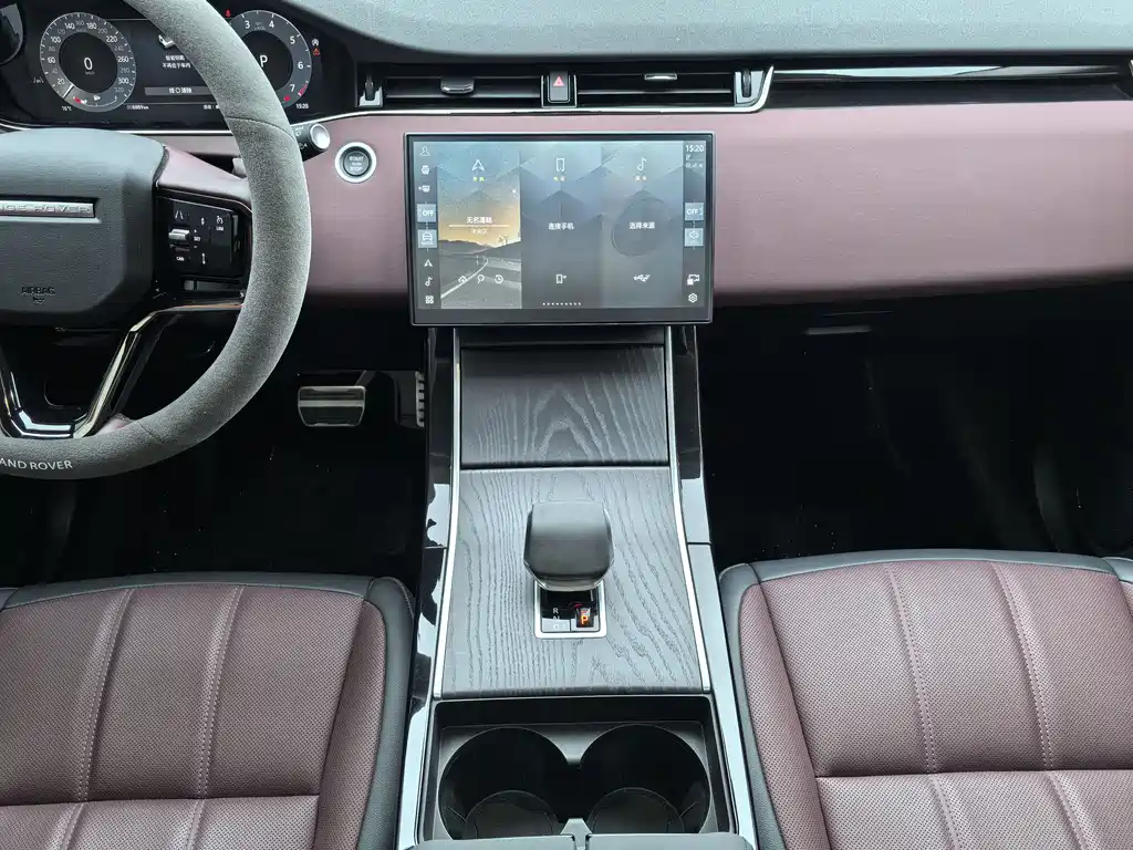 Range Rover Evoque L 2024 SE