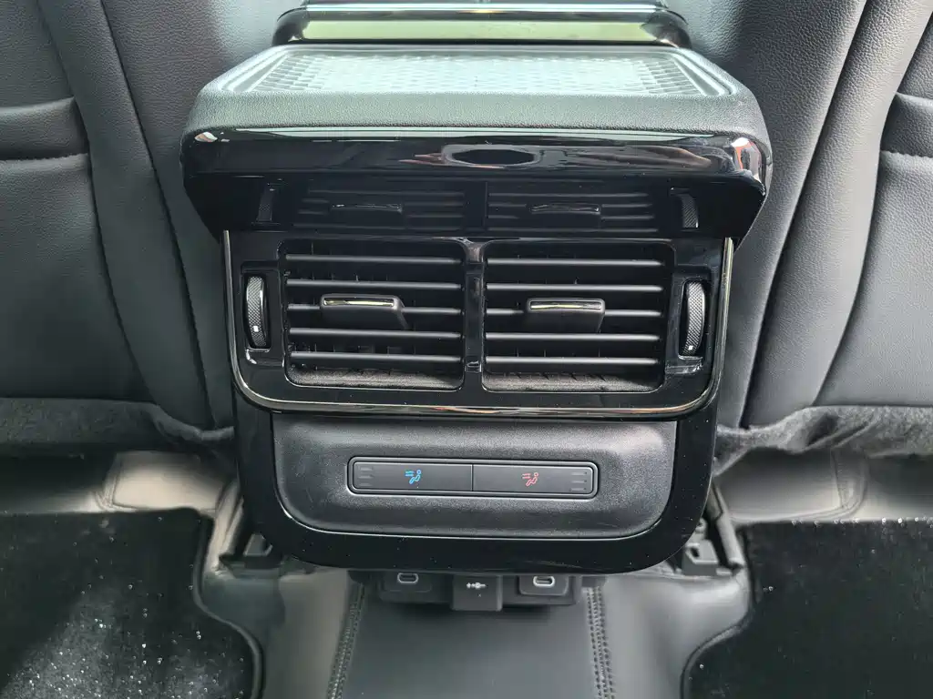 Range Rover Evoque L 2024 SE