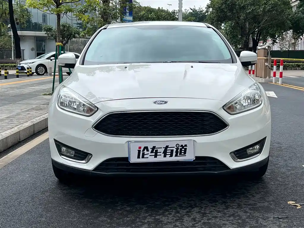 Ford Focus 2018 Hatchback Classic EcoBoost 180 Auto Elite Trim