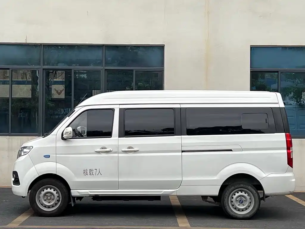 HaoYun 2023 Standard Passenger Van 6-Seater
