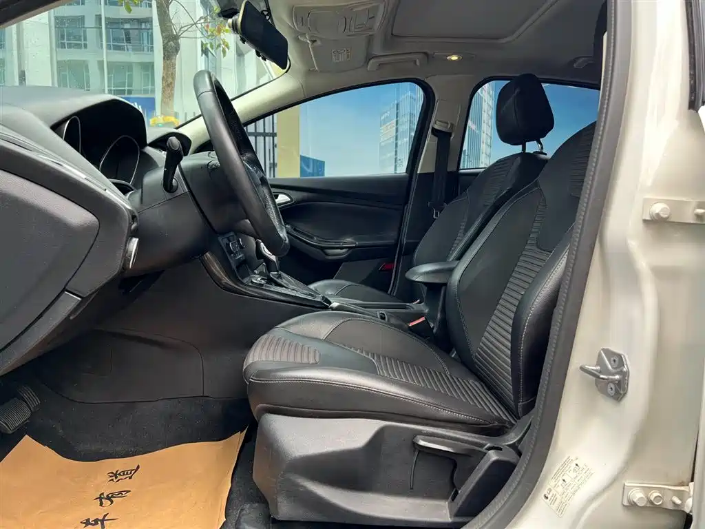 Ford Focus 2018 Hatchback Classic EcoBoost 180 Auto Elite Trim