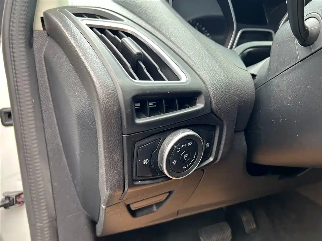 Ford Focus 2018 Hatchback Classic EcoBoost 180 Auto Elite Trim