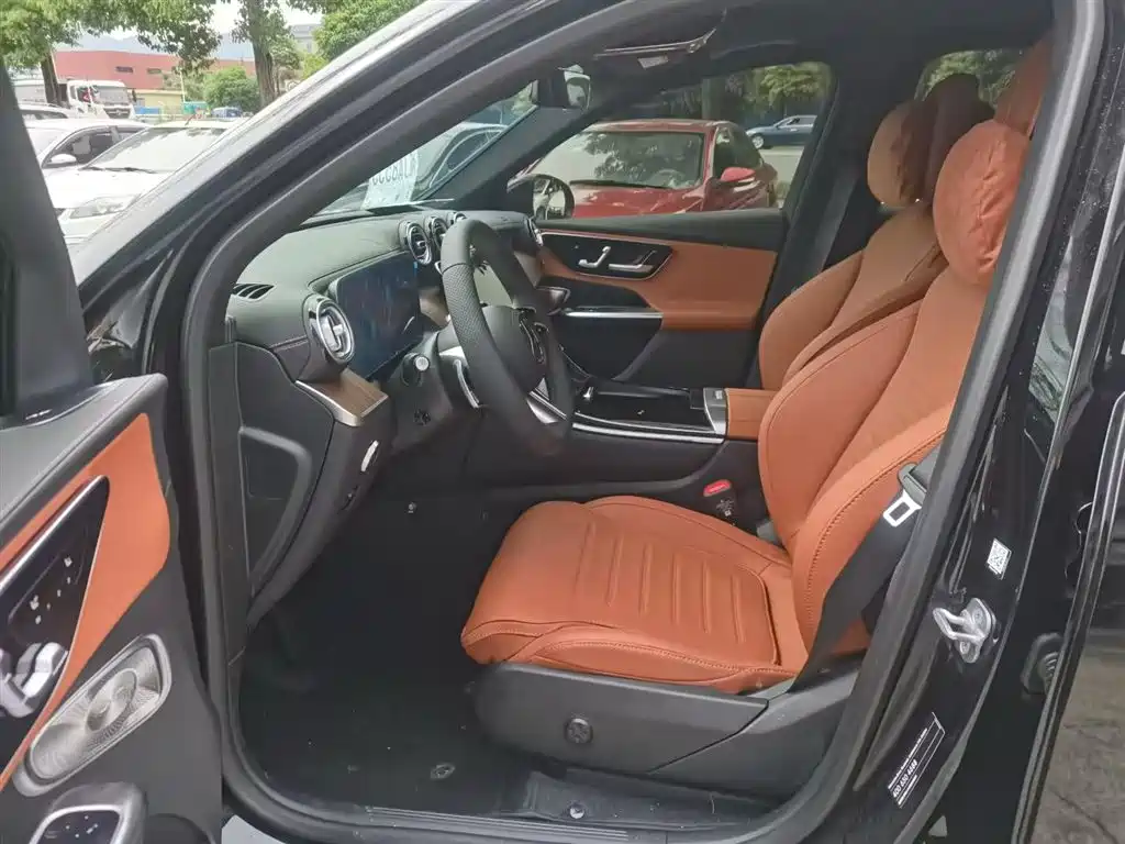 Mercedes-Benz GLC 2026 GLC 300 L 4MATIC Dynamic 5-Seater