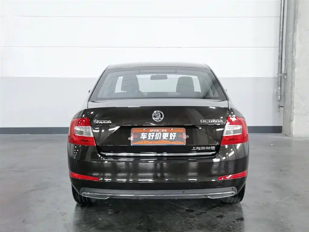 Skoda Octavia 2017 1.6L Automatic Zhixing Edition