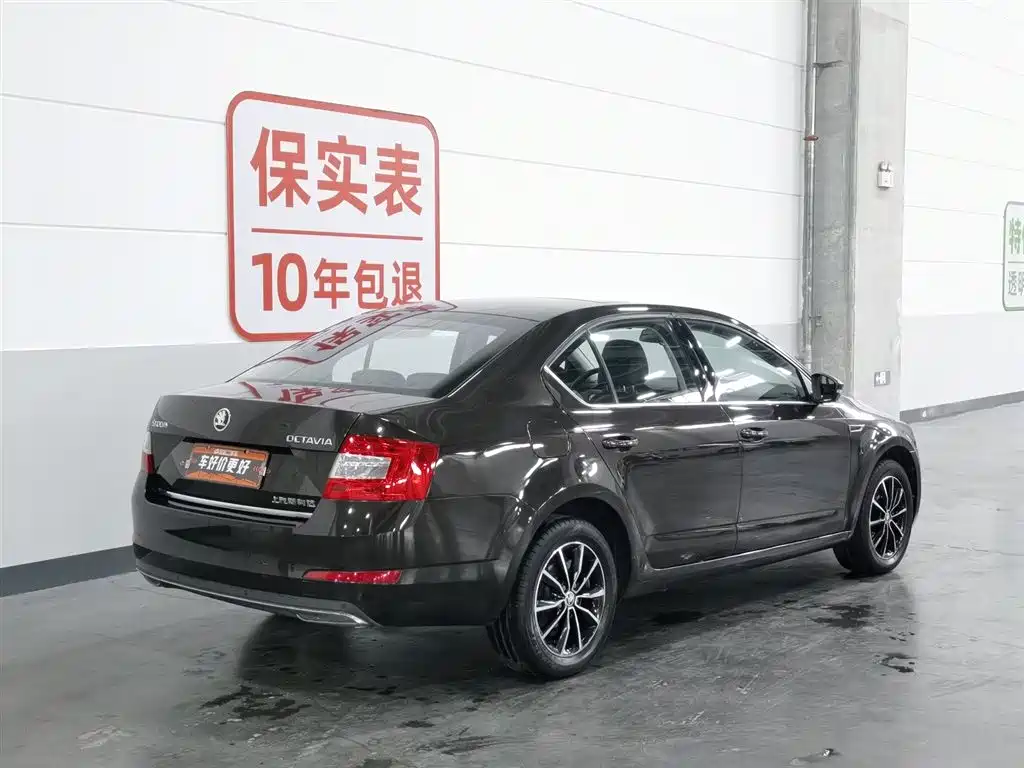 Skoda Octavia 2017 1.6L Automatic Zhixing Edition